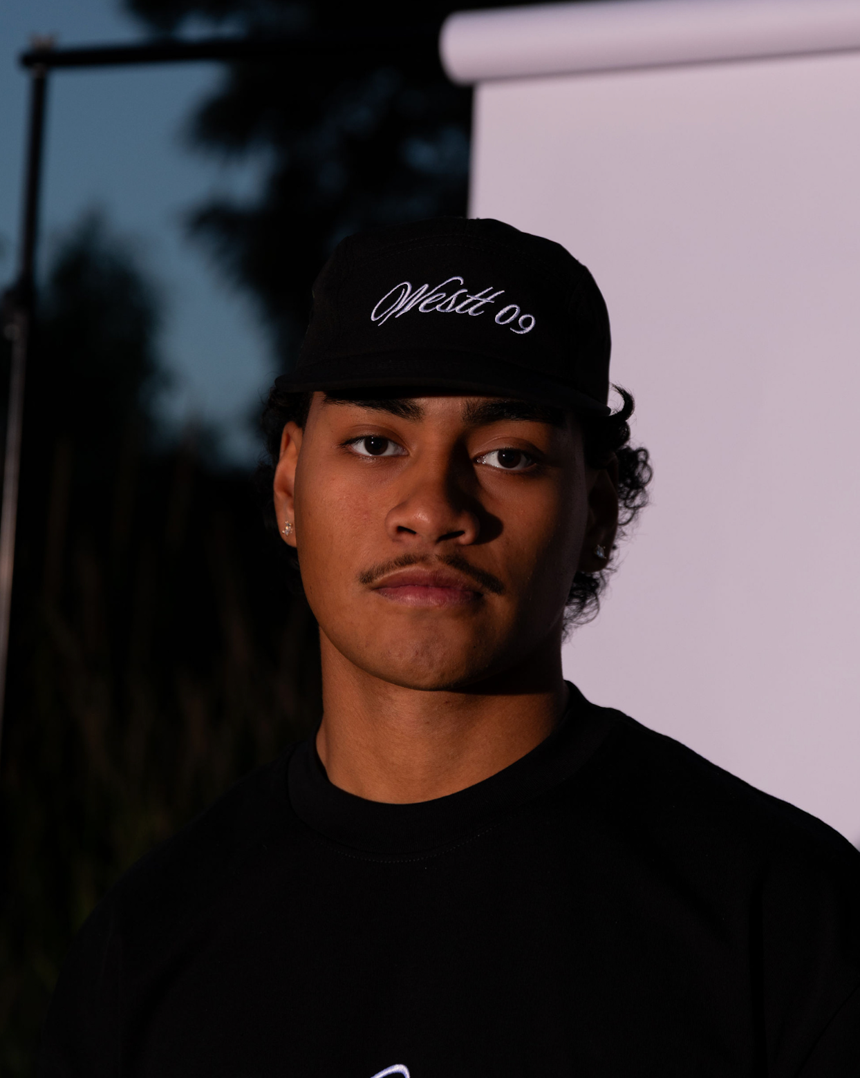 Flower 5 Panel - Black