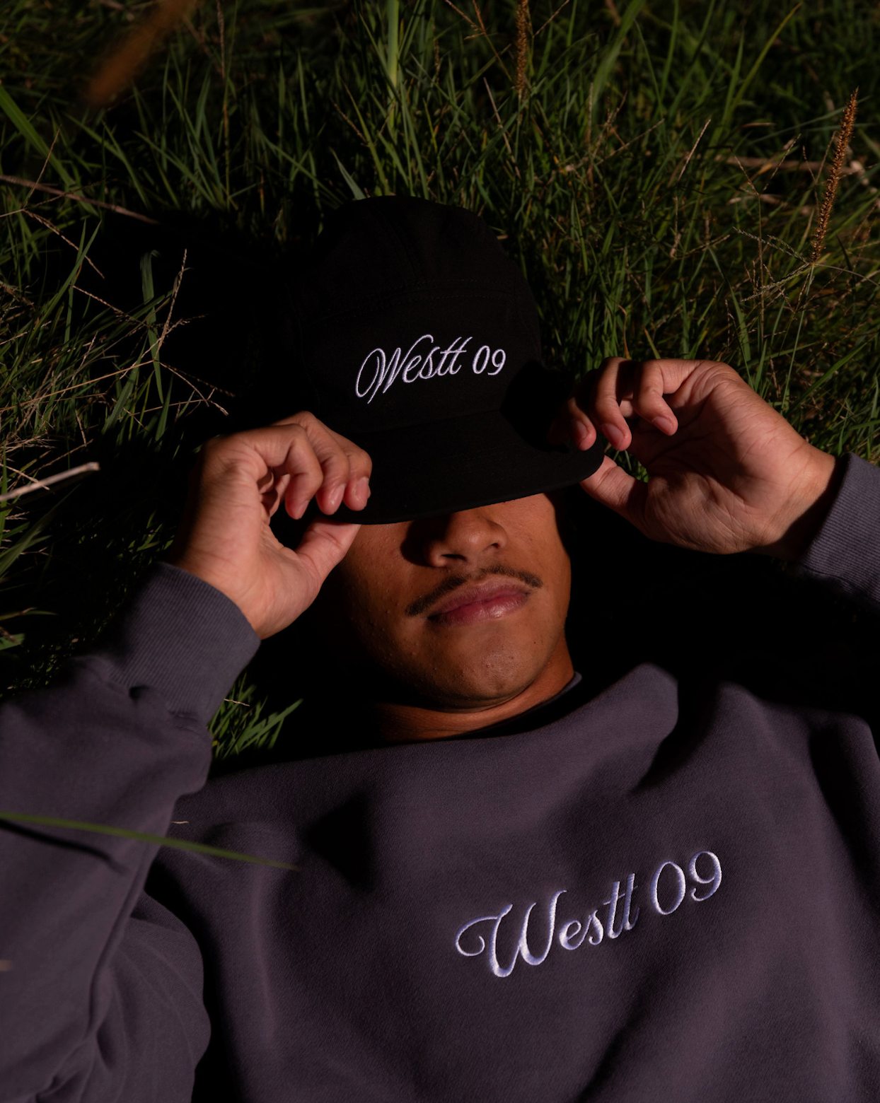 Flower 5 Panel - Black